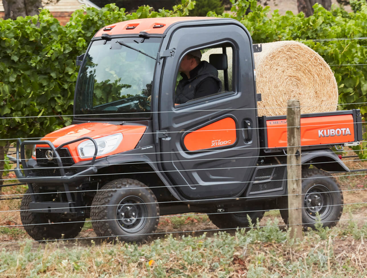 VÉHICULE UTILITAIRE 4x4 KUBOTA