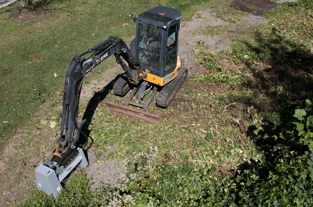DÉBROUSSAILLEUSE POUR PAILLAGE MX330
