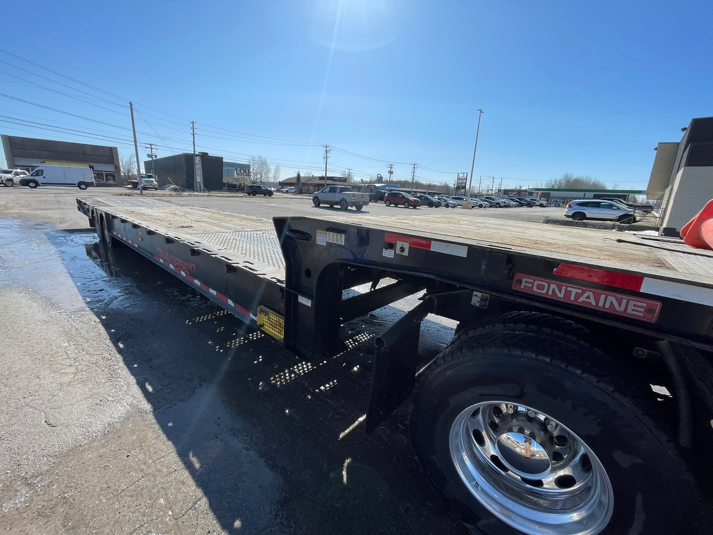 Peterbilt 579 Daycab 2022 avec remorque Fontaine 48'