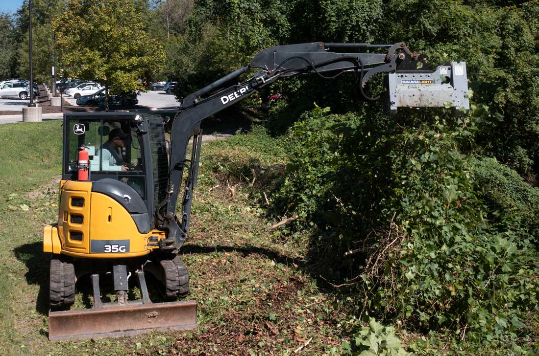 DÉBROUSSAILLEUSE POUR PAILLAGE MX330