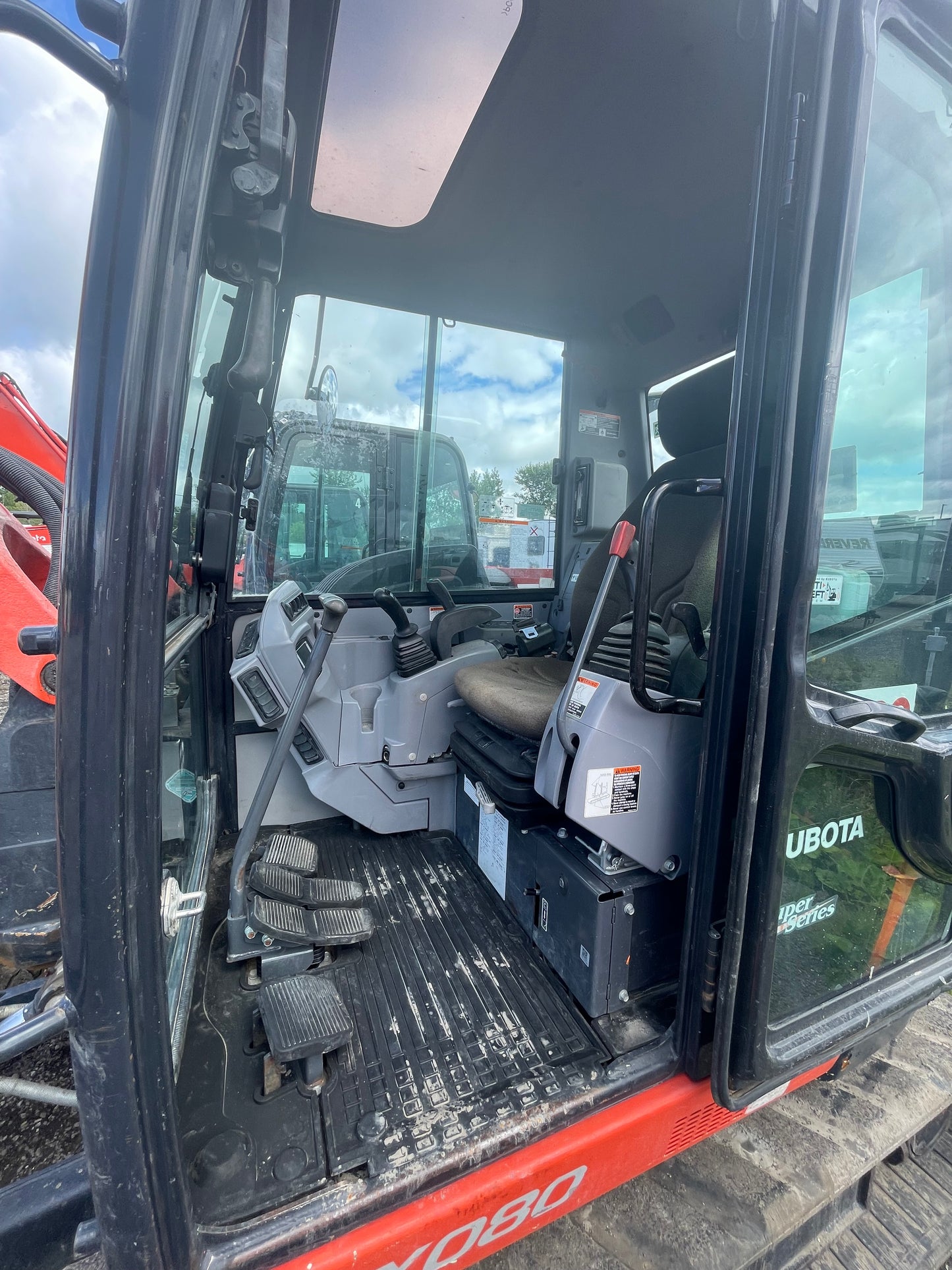 2022 Peterbilt 579 Daycab with Fontaine 48' trailer