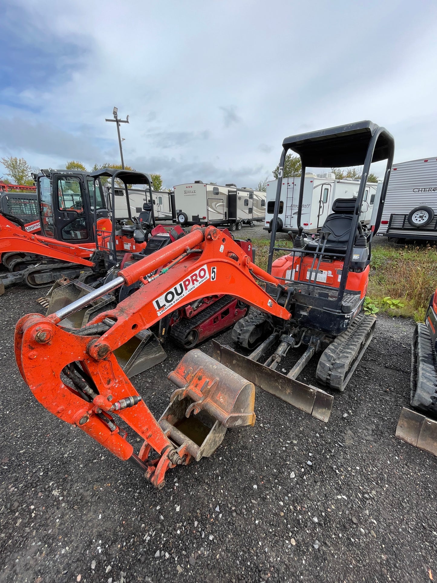 PELLE EXCAVATRICE U17 - 1.8 TONS