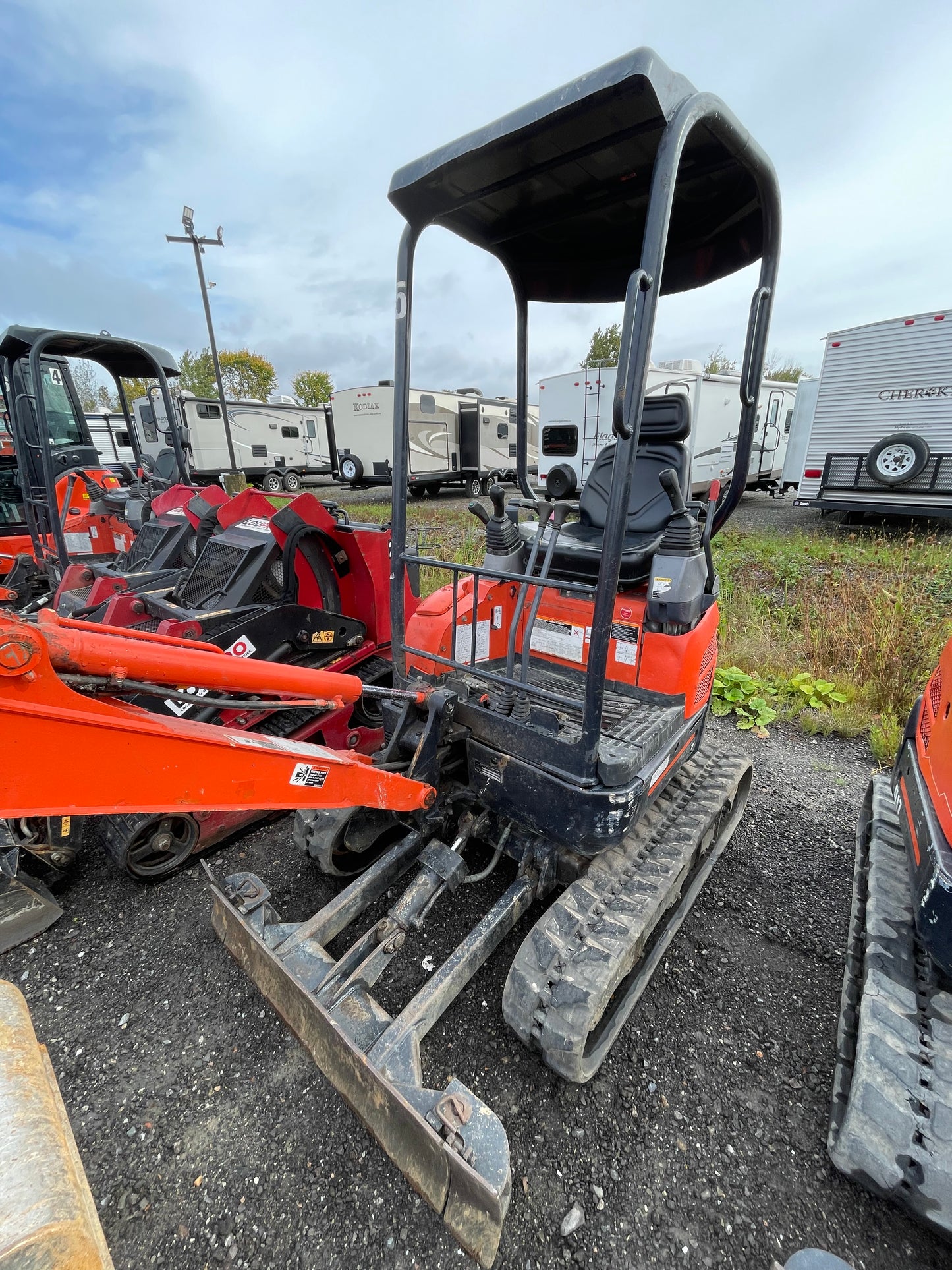 PELLE EXCAVATRICE U17 - 1.8 TONS