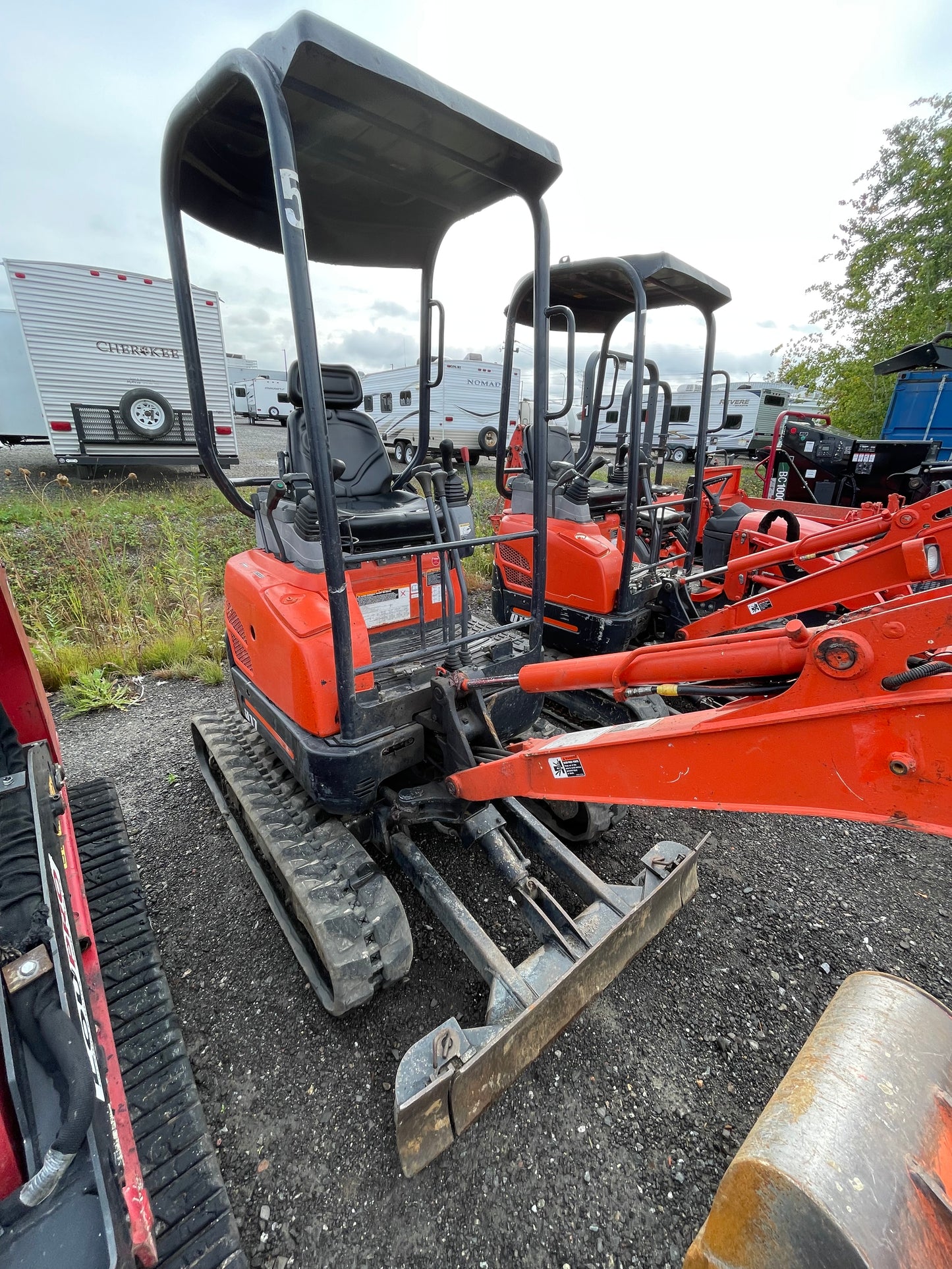 PELLE EXCAVATRICE U17 - 1.8 TONS