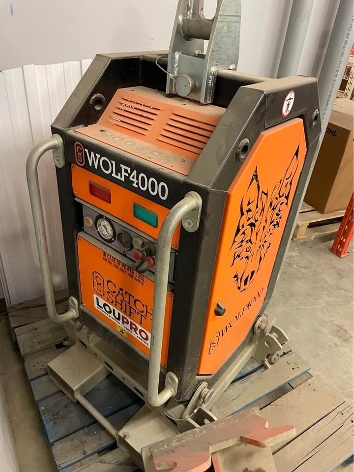 VENTOUSE À PAVÉ 8800 LBS WOLF4000